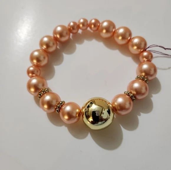 Hand Crafted Pearl Stretch Bracelet Peach and Gold Beaded - Picture 6 of 6